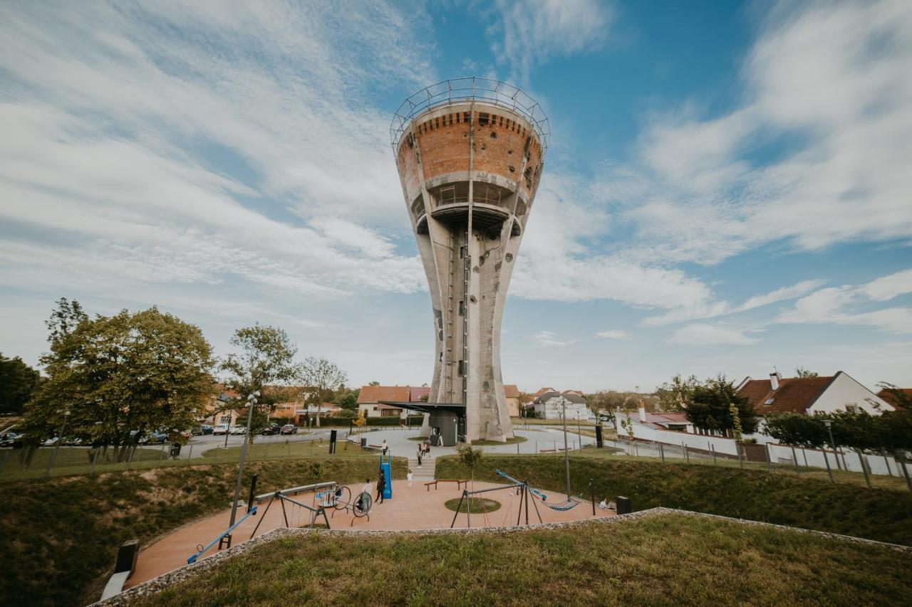 Apartman Stari Toranj Apartment Vukovar Exterior photo